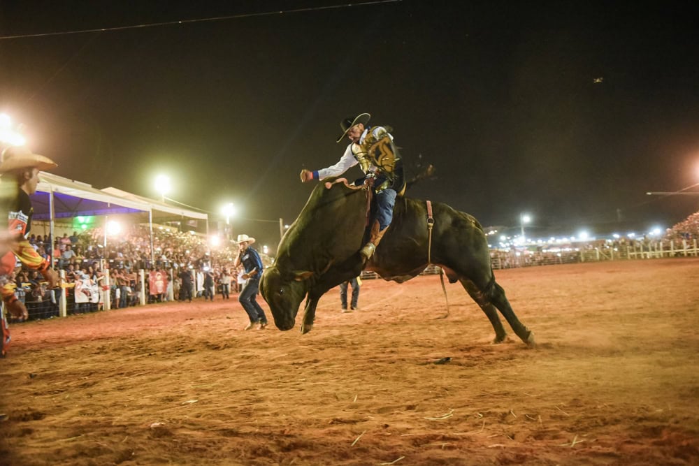 Campeão do rodeio da Expoacre elogia alto nível de competição e já disputa  título em Rondônia - Noticias do Acre