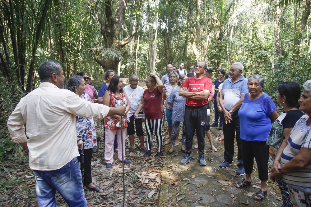 Pedro Albuquerque Ferraz dando explicações sobre o Parque Zoobotânico